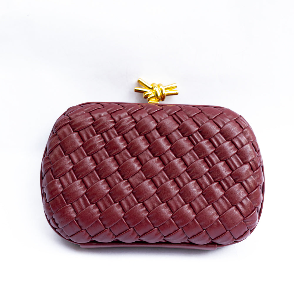 Knot Clutch