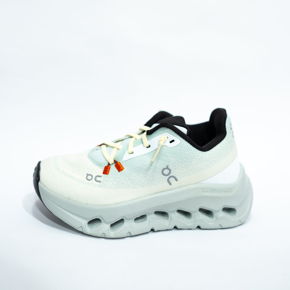 Cloudtilt Lightweight Sneaker